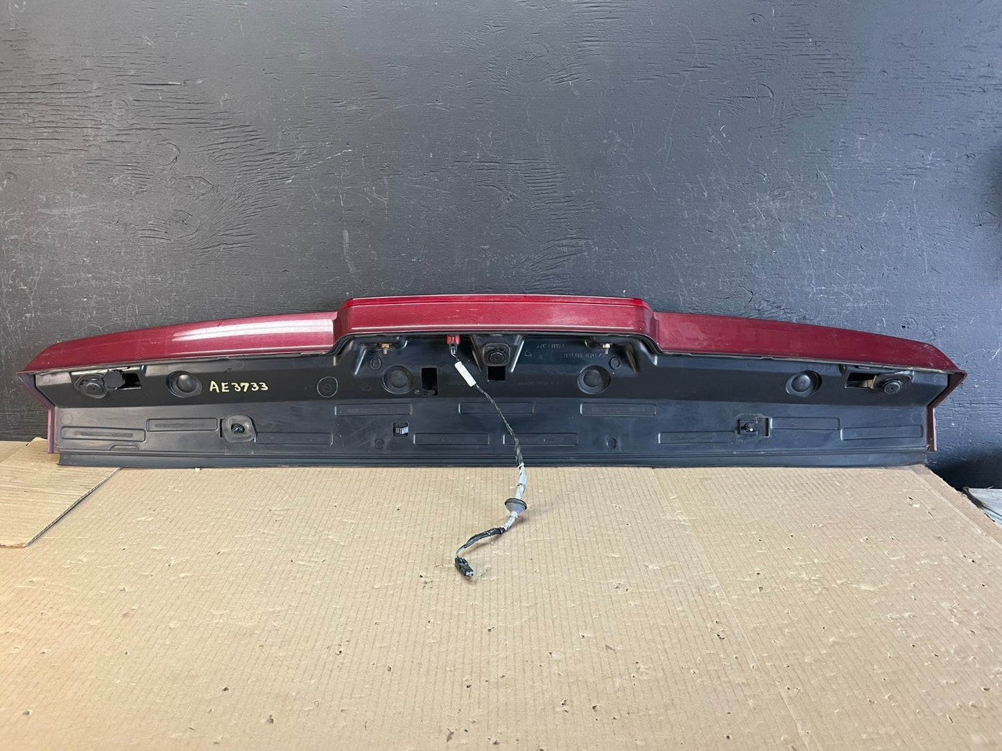 2007-2014 Chevrolet Tahoe Suburban Yukon Spoiler Wing 3rd Brake Light AE3733 DG4