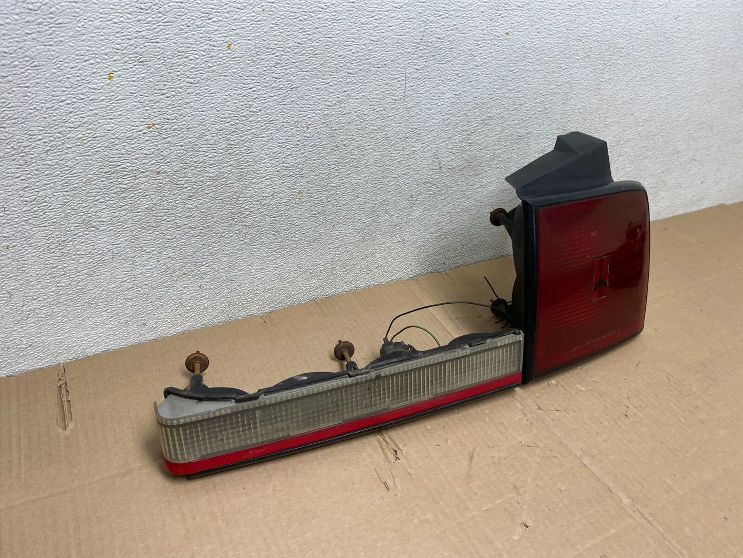 1991-1996 Oldsmobile Cutlass Right Passenger RH Side Tail Light F5906 KC2