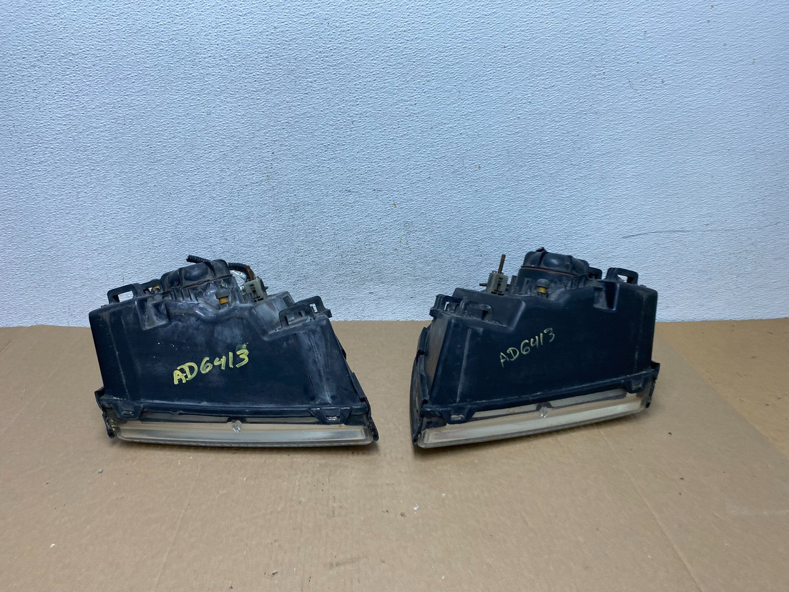 2002-2005 Mercury Mountaineer Left+Right Side Halogen Headlights AD6413 DW6