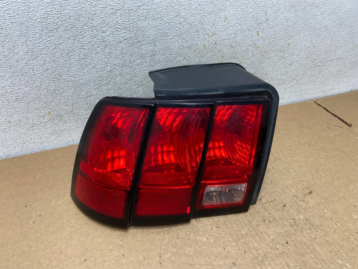 1999 - 2004 Ford Mustang Left Driver Lh Side Tail Light AI3631 LK0
