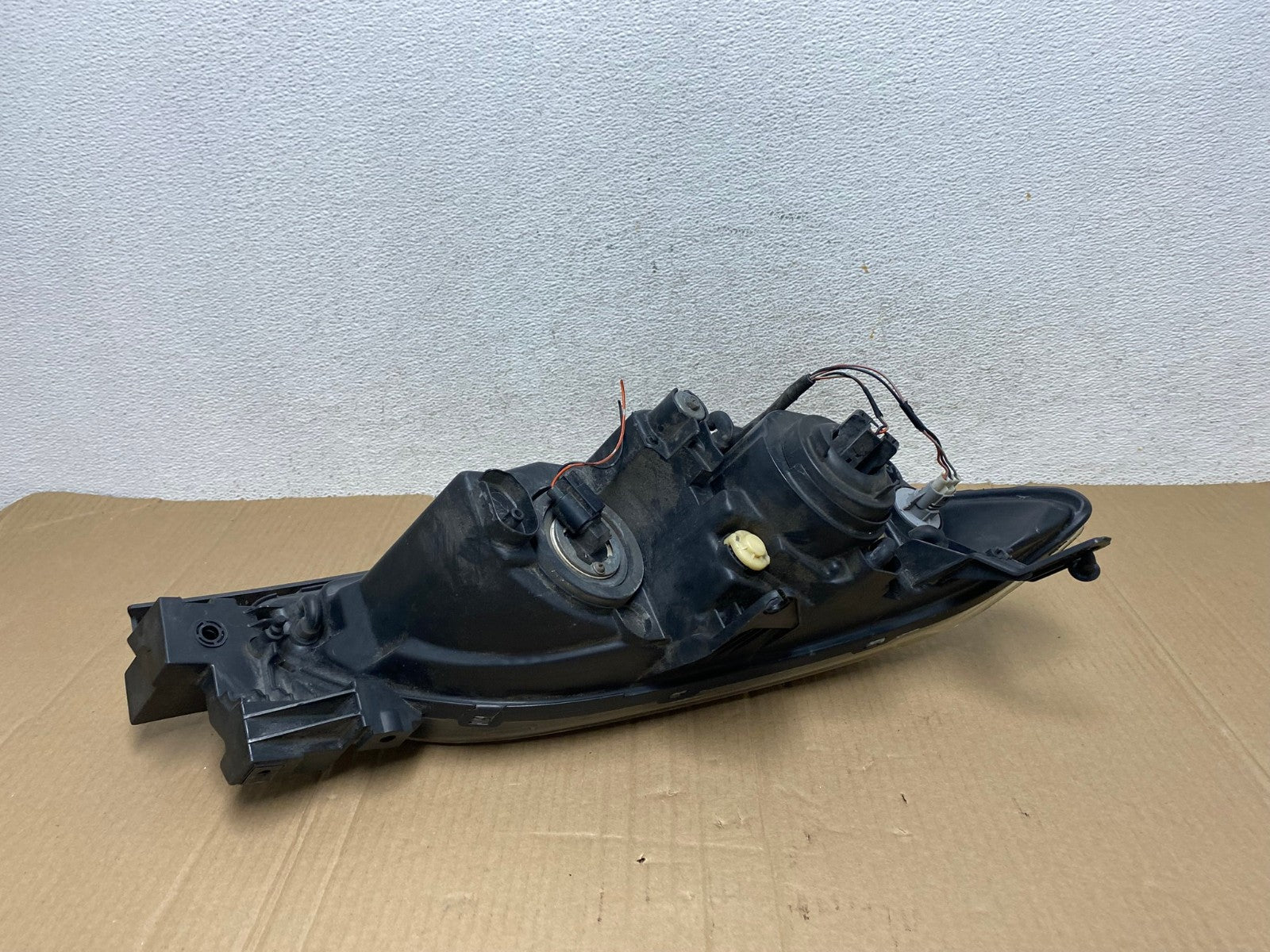 2004 to 2009 Mazda 3 Sedan Left Driver LH Side Headlight AE8908 LK5