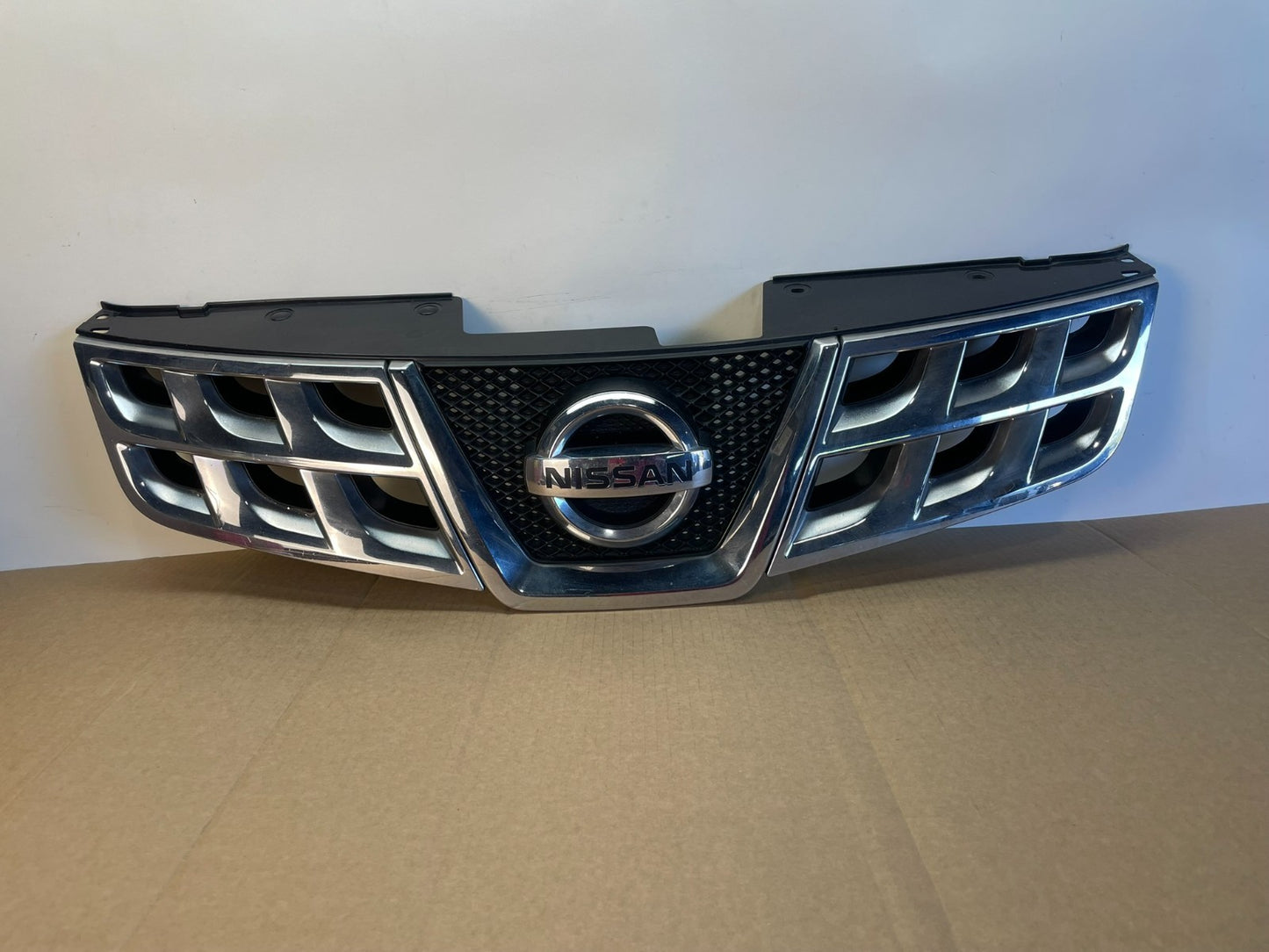 2011 to 2015 Nissan Rogue Front Upper Chrome Grill Grille AG9835 DG0