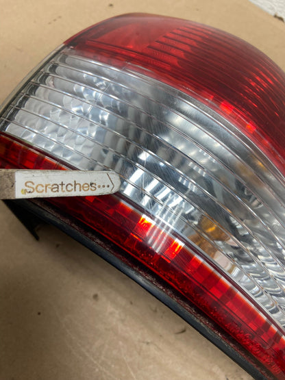 2001 2002 2003 Toyota Sienna Right Passenger Rh Side Tail Light AH9496 LK3