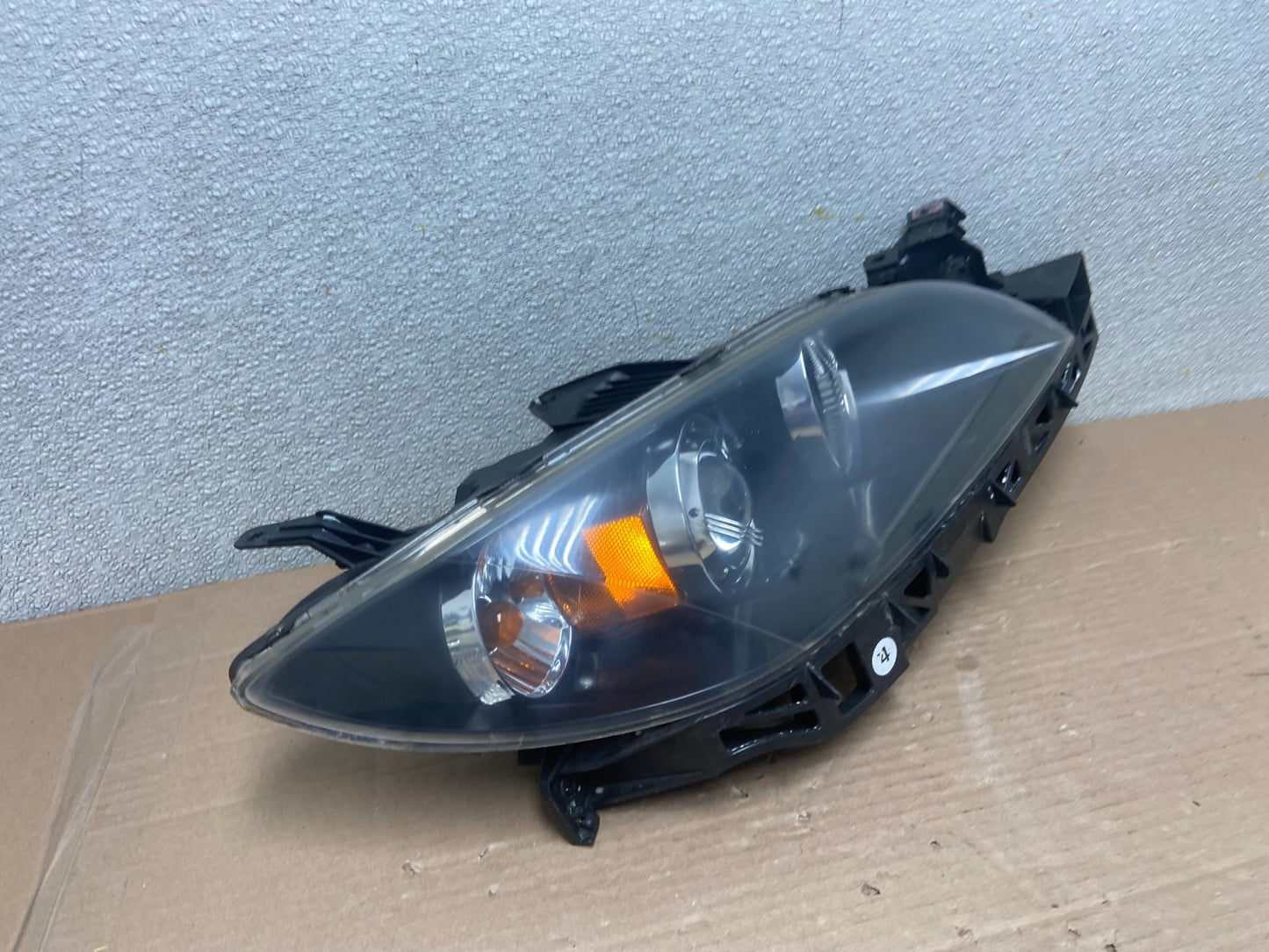 2004 to 2009 Mazda 3 Sedan Right Passenger Rh Side Headlight AA8717 DW2