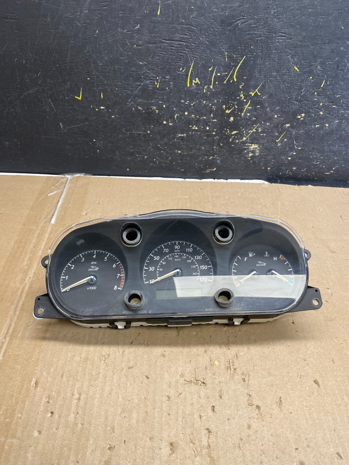 2004 to 2005 Jaguar XJ8 Instrument Cluster Gauge Speedometer AB2117 DG0
