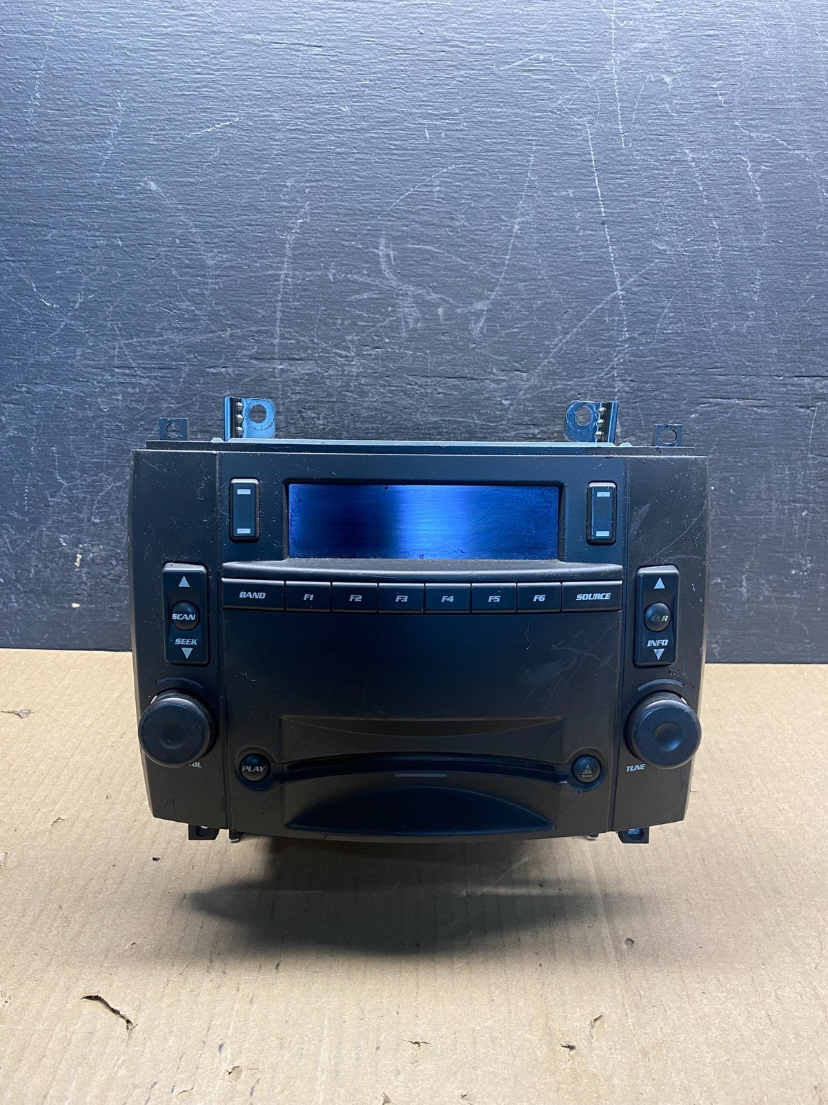 2004 2005 Cadillac CTS Am Fm Cd Player Radio Receiver AG3961 DW0