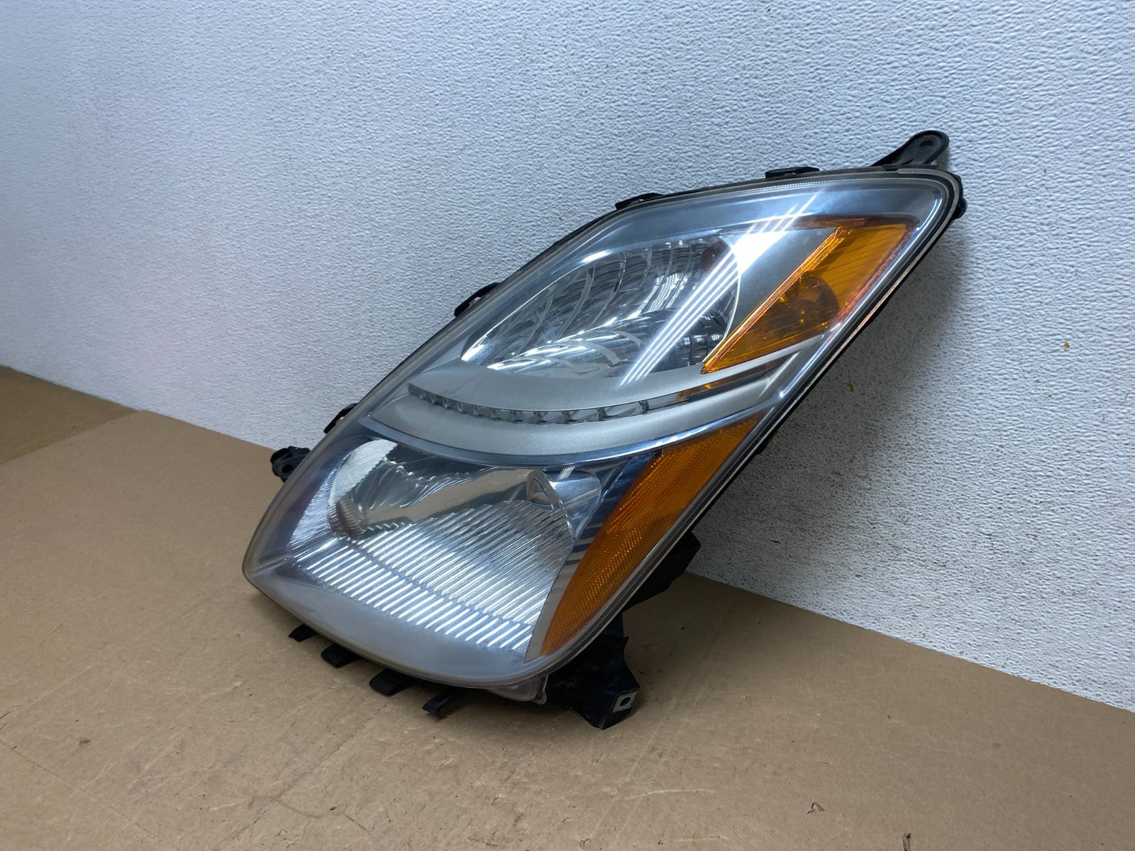 2006-2009 Toyota Prius Left Driver LH Side Blue Headlight Halogen AE6767 DW1