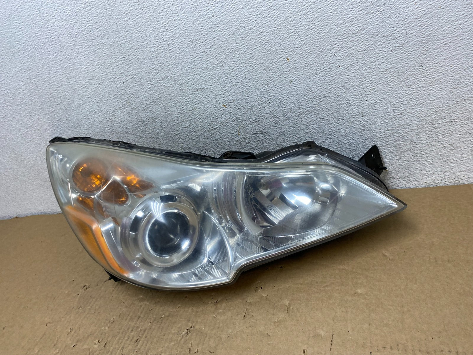 2010-2012 Subaru Legacy Outback Right Passenger Headlight AF7385 DW1