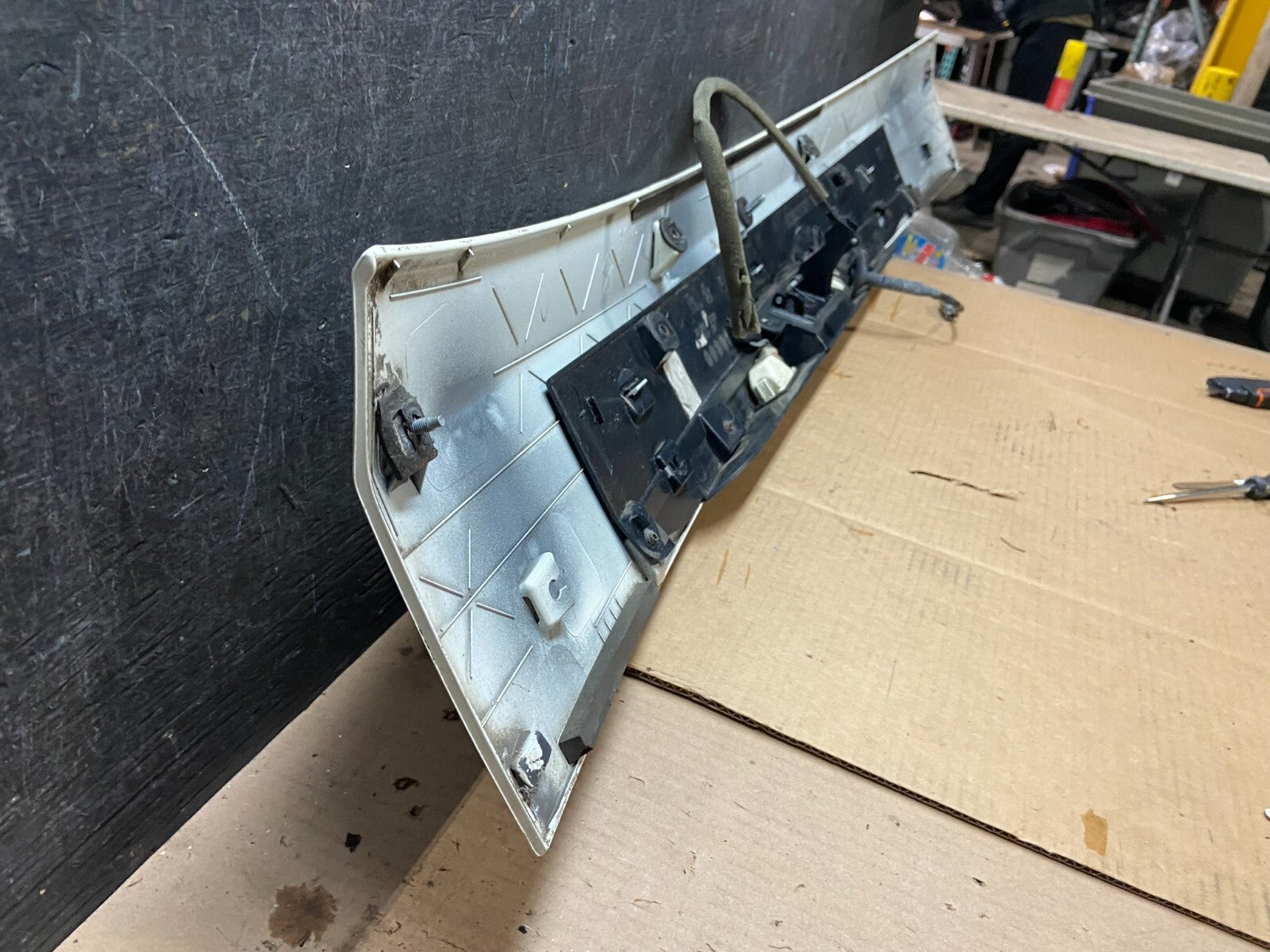 2011-2018 Dodge Grand Caravan Rear Tail Gate Trim Molding Panel OEM H7155 DG111