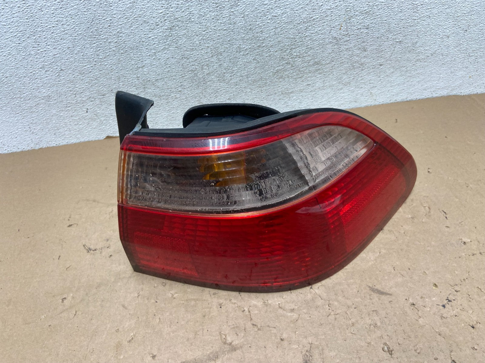 1998 to 2000 Honda Accord Sedan Right Passenger Side Tail light AG43920