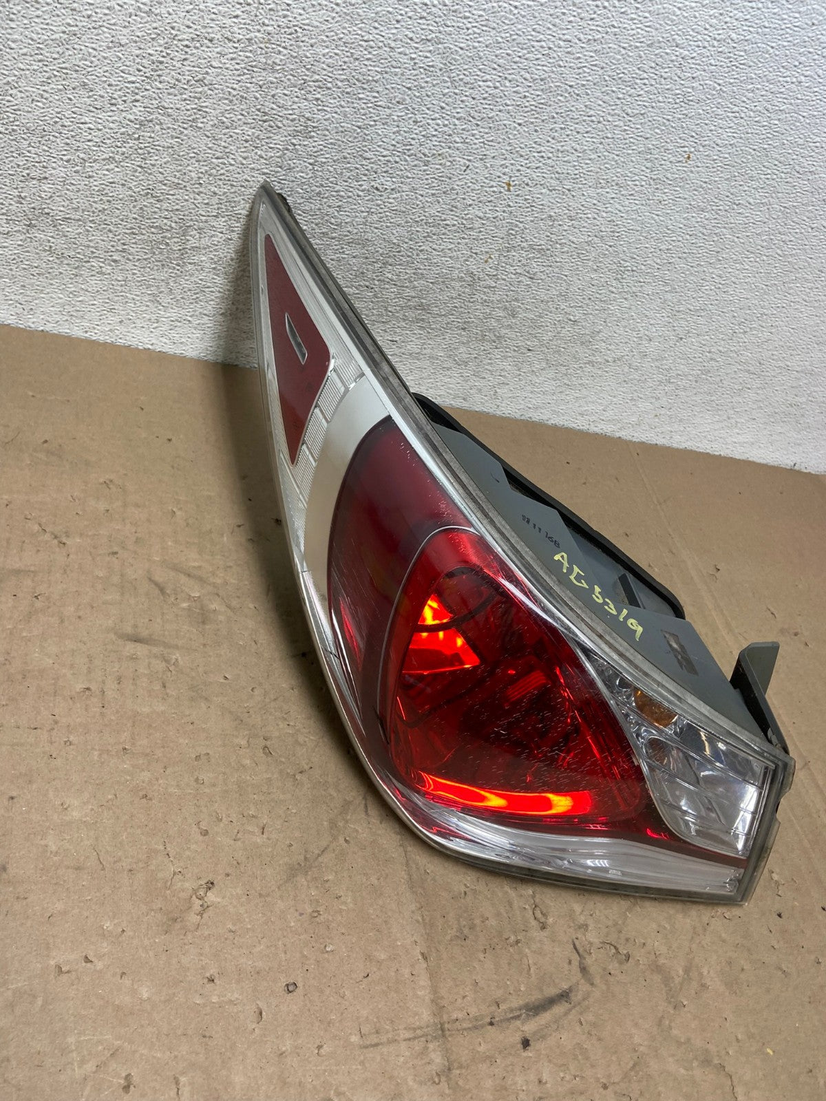 2011 - 2015 Hyundai Sonata Hybrid Left Driver LH Tail Light AG5319 LK2