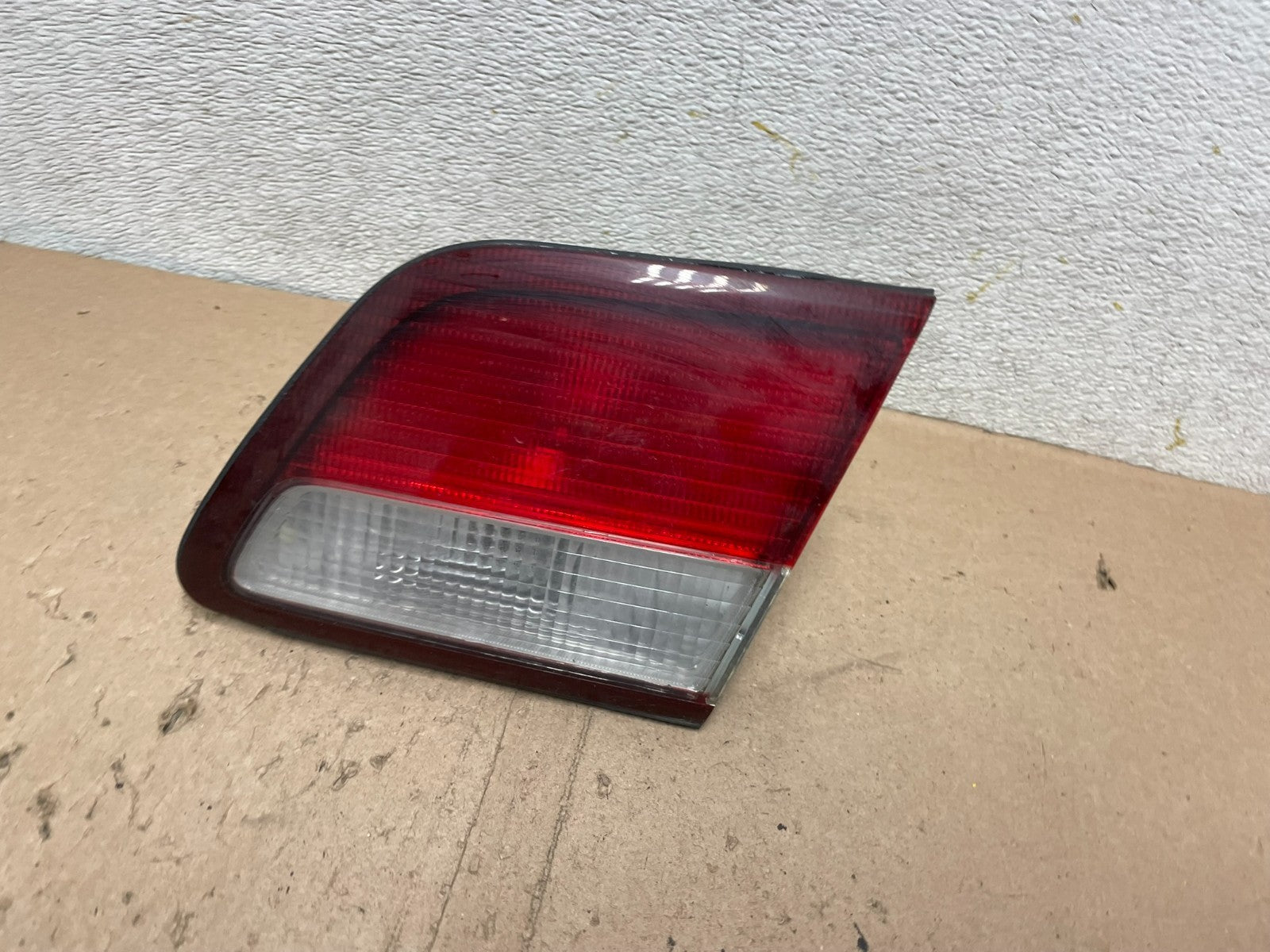 1997 1998 1999 Nissan Maxima Right Passenger RH Inner Tail Light Oem Q4825 DW1