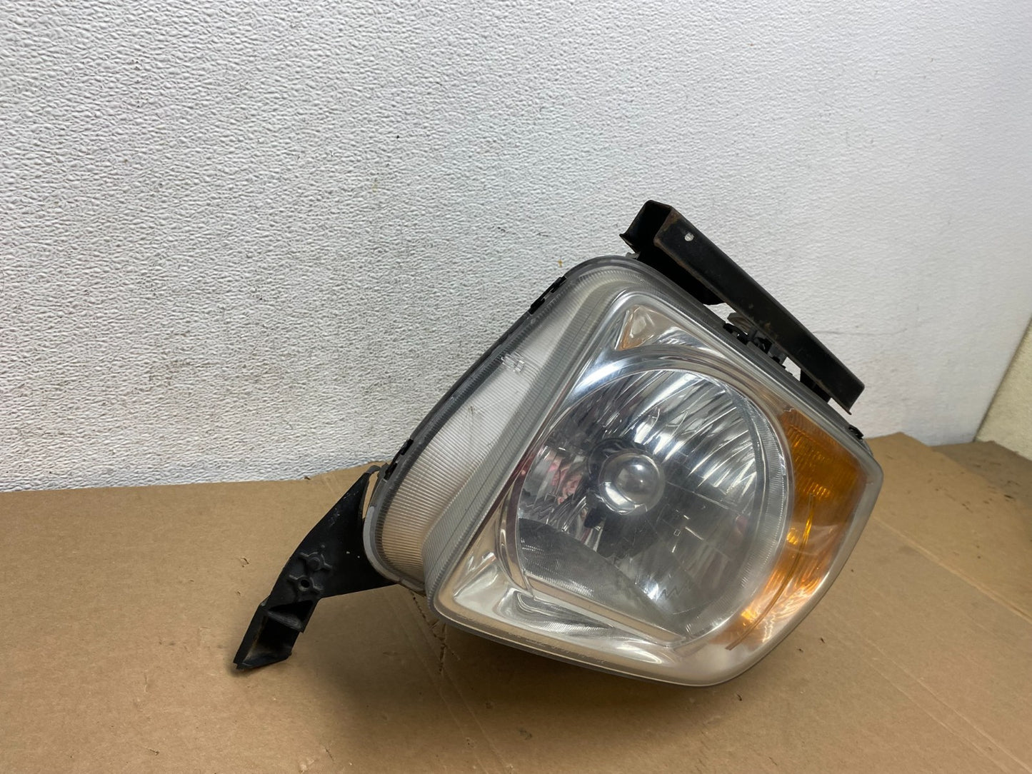 2003 to 2006 Honda Element Left Driver Lh Side Headlight AD7869 DW2