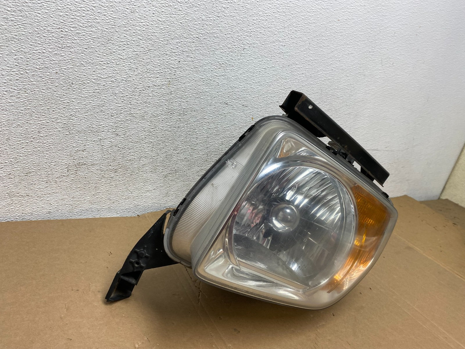2003 to 2006 Honda Element Left Driver Lh Side Headlight AD7869 DW2