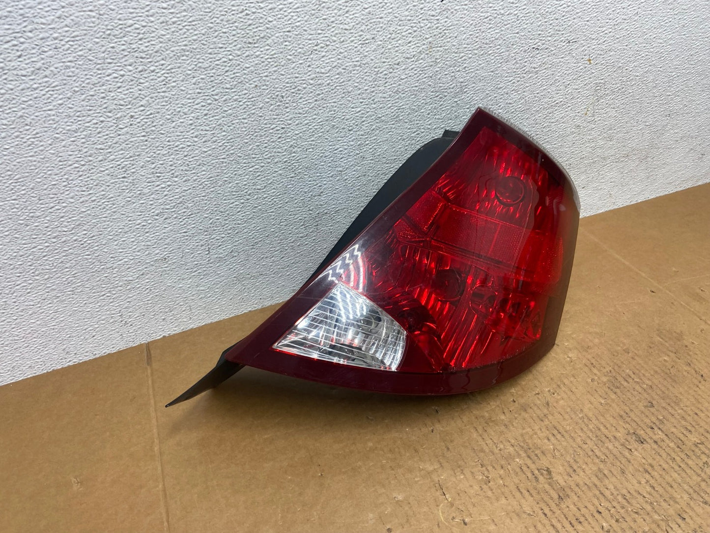 2003-2007 Saturn Ion Passenger Right RH Side Tail Light Tail Light AE0478 LK2