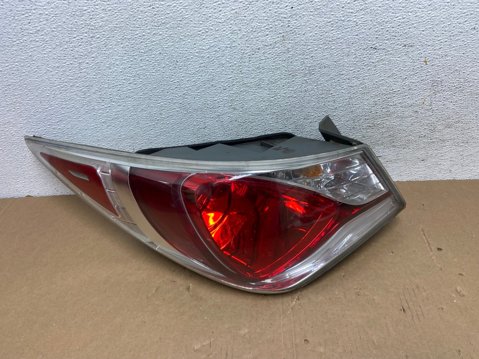 2011 - 2015 Hyundai Sonata Hybrid Left Driver LH Tail Light AD7890 LK0