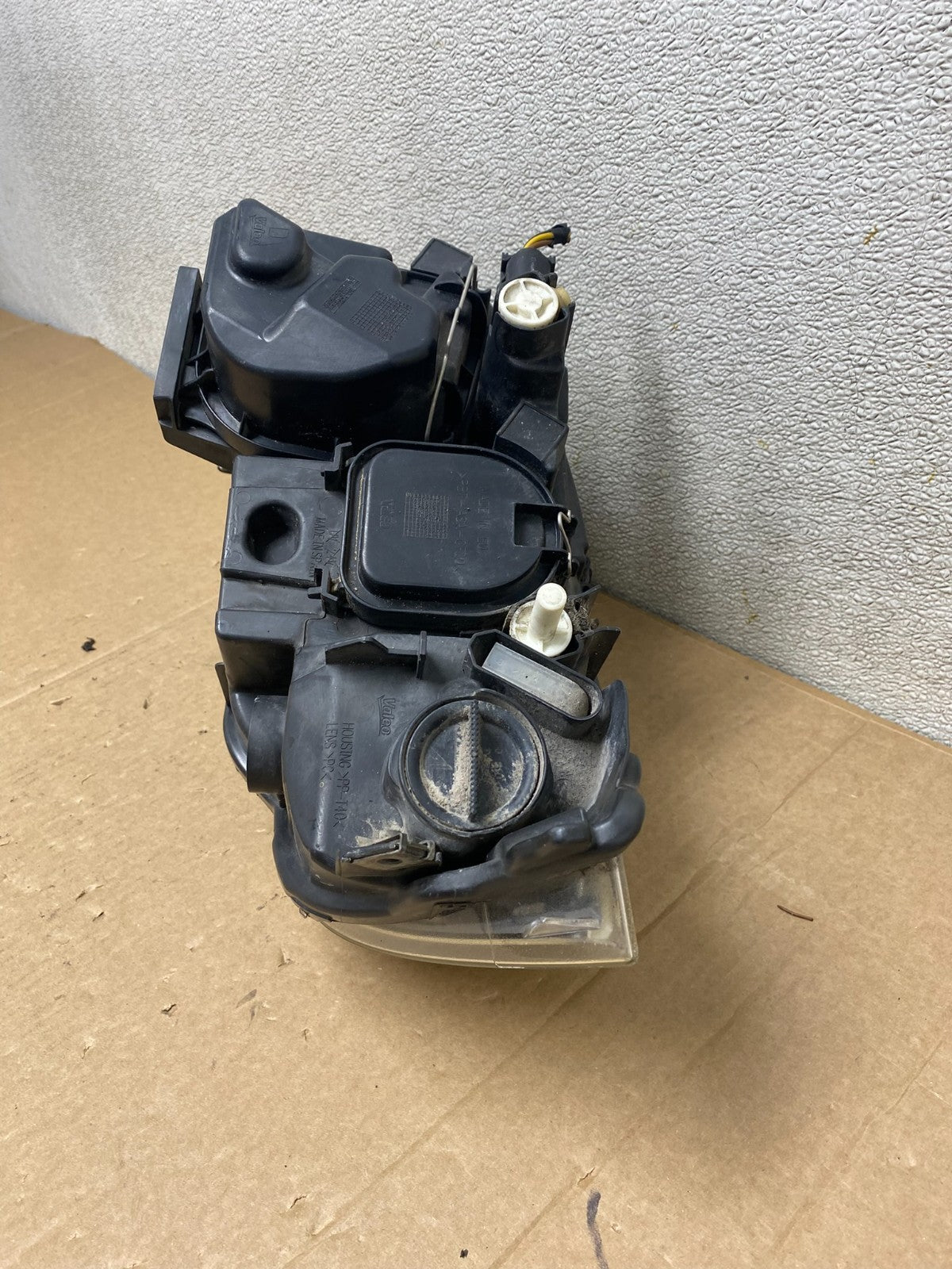 2009-2011 BMW 3 Series 328i 4/D Sedan Headlight Halogen Right Passenger U9793 DW8
