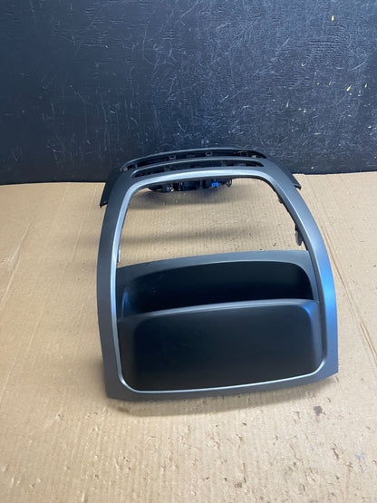 2014 2015 Kia Sorento Center Radio Climate Control Clock Trim Heat Seat AE38453