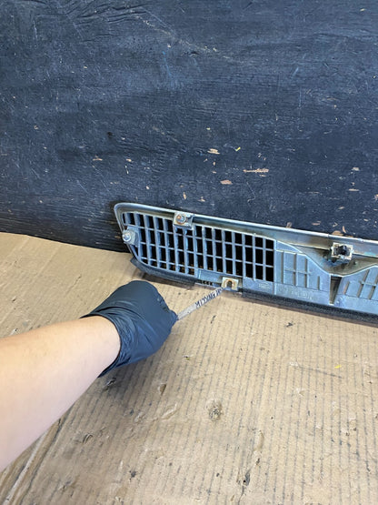 1999 Infiniti G20 Front Upper Grill Grille S8605 DG7