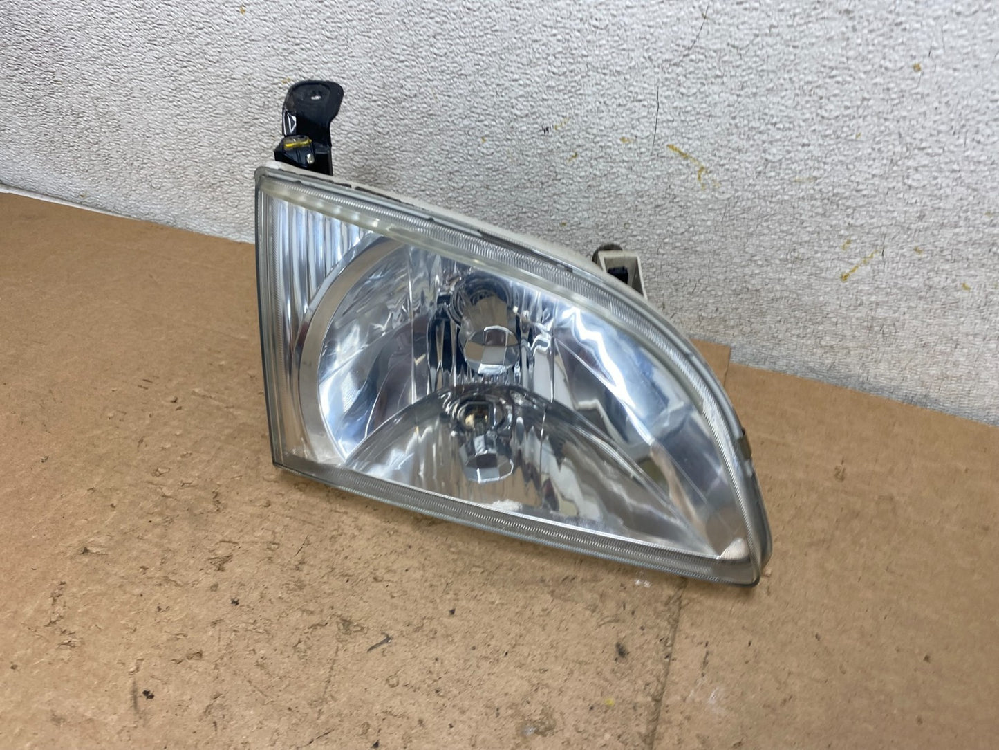 2001 2002 2003 Toyota Sienna Right Passenger Rh Side Headlight Halogen P9926 DW1