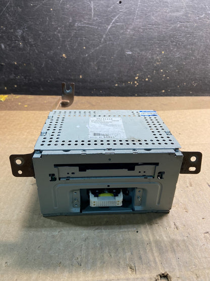 2004 2005 Mitsubishi Endeavor AM/FM/CD/MP3 Radio Head Unit Receiver Y7453 DG6