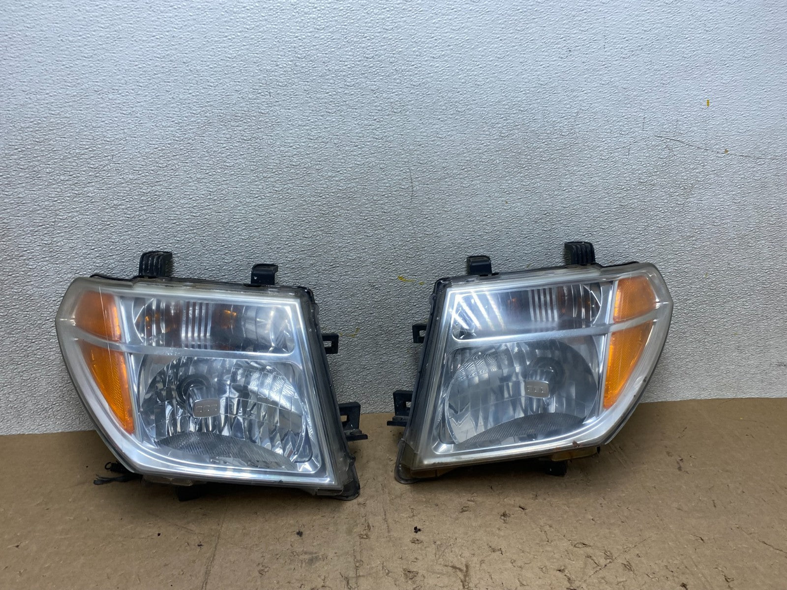 2005 2006 2007 Nissan Pathfinder Halogen Headlights Left+Right Oem X2433 DW0
