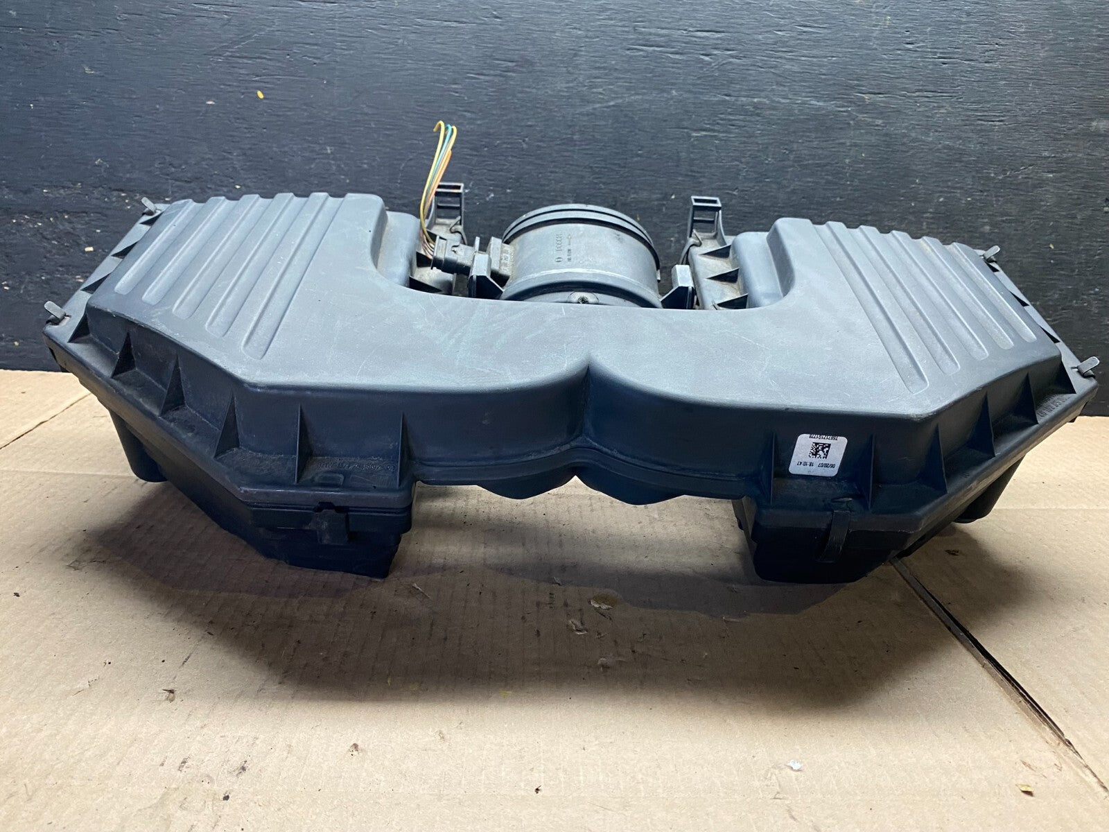 2007 to 2010 BMW E70 X5 N62 Air Intake Cleaner Filter 7548896 OEM C2058 DG3
