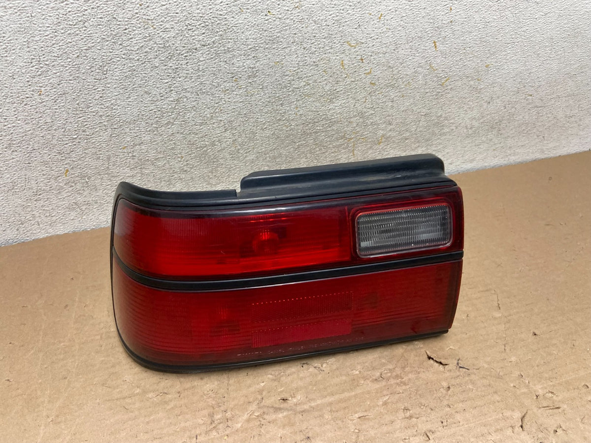 1988 - 1992 Toyota Corolla Left Driver LH Side Tail light AI0926 DW0