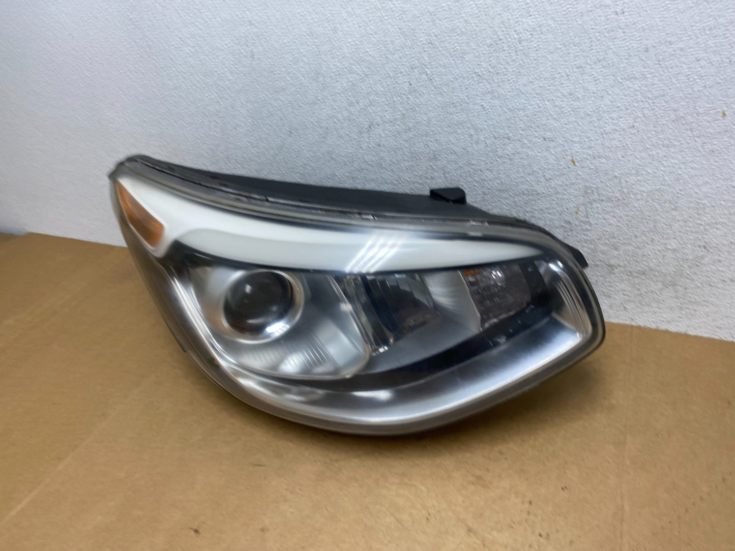 2014 - 2018 Kia Soul Right Passenger RH Projector Halogen Headlight AE2987 DG1