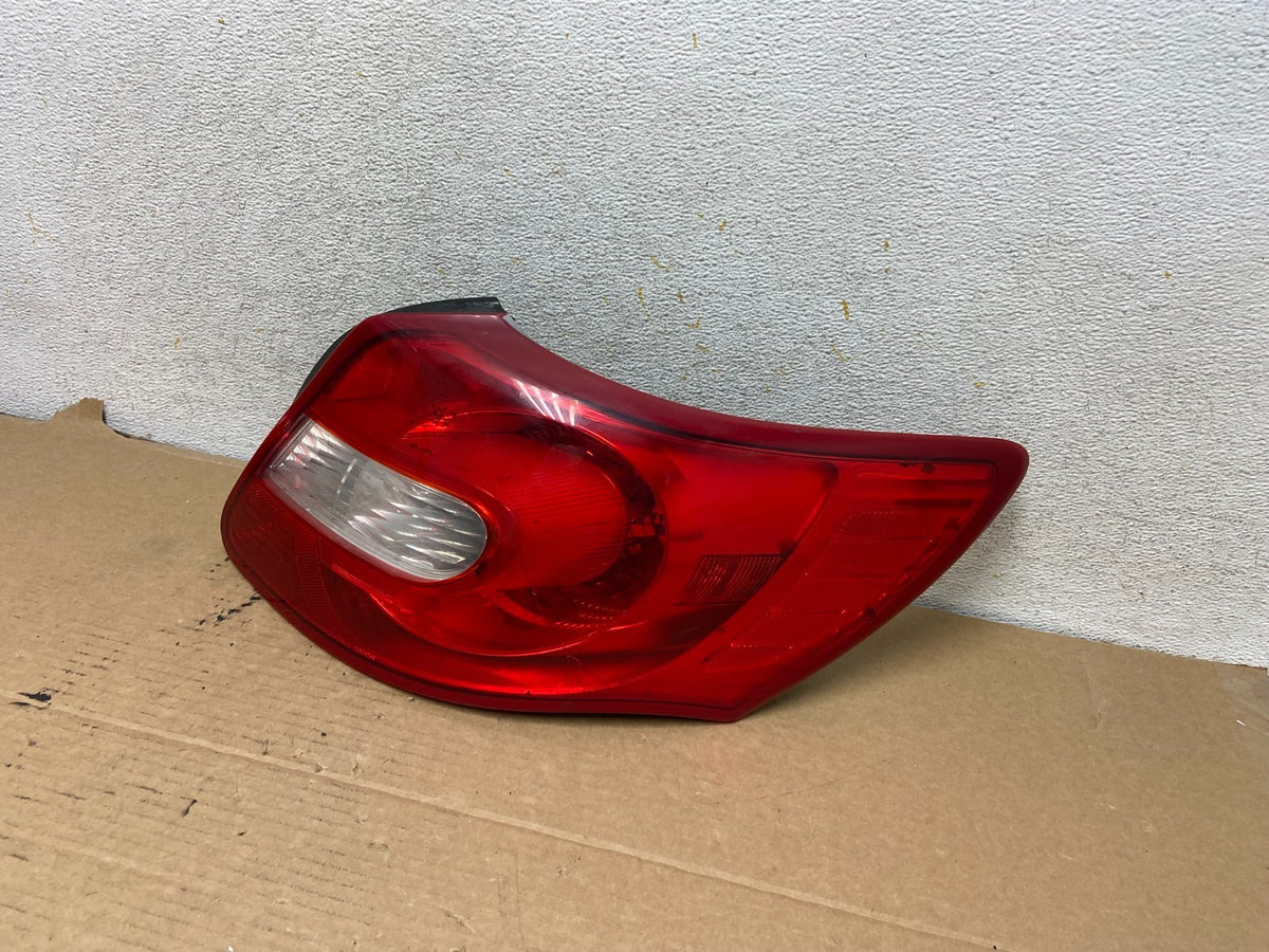 2010 to 2013 Suzuki Kizashi Right Passenger RH Tail Light AH7829 DG2