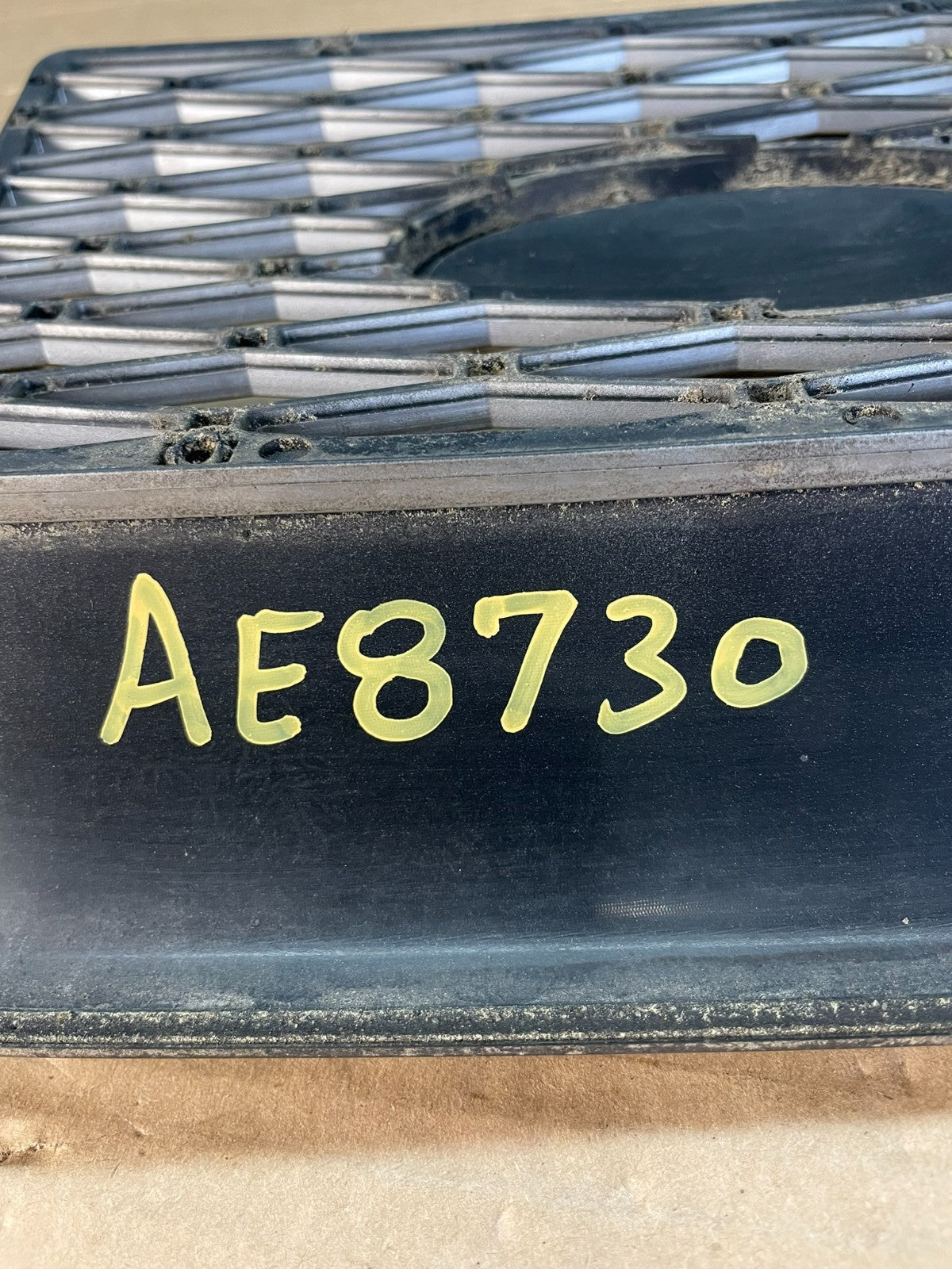 2008 to 2014 Land Rover LR2 Front Grill Grille 6h528a100ca AE8730 PS5