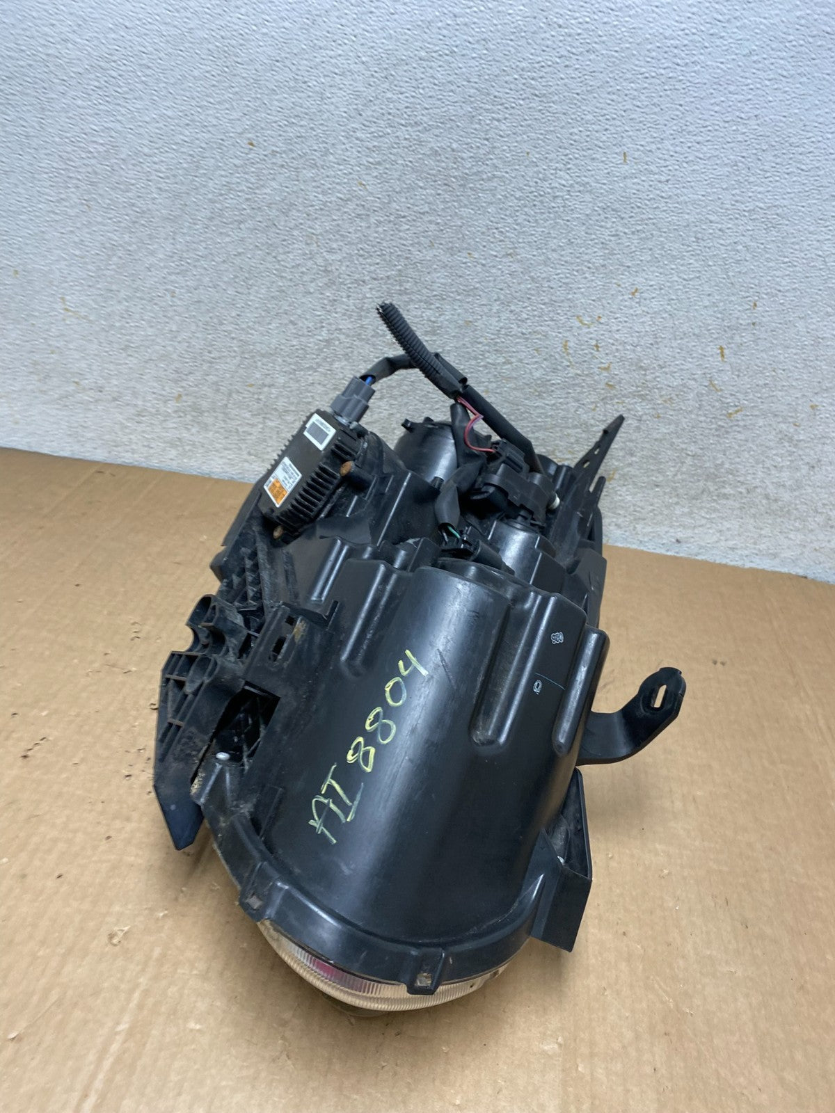 2008 to 2013 Nissan Rogue HID Xenon Headlight Left Driver Lh Side AI8804 DW6