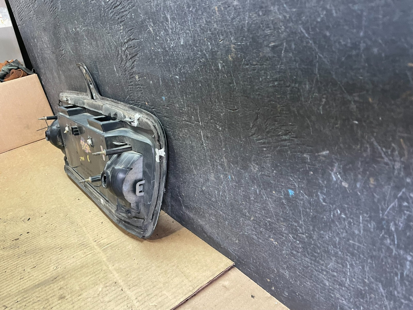 2003- 2006 Lincoln LS Rear Finish Panel Trunk Panel Chrome J4089 DG5
