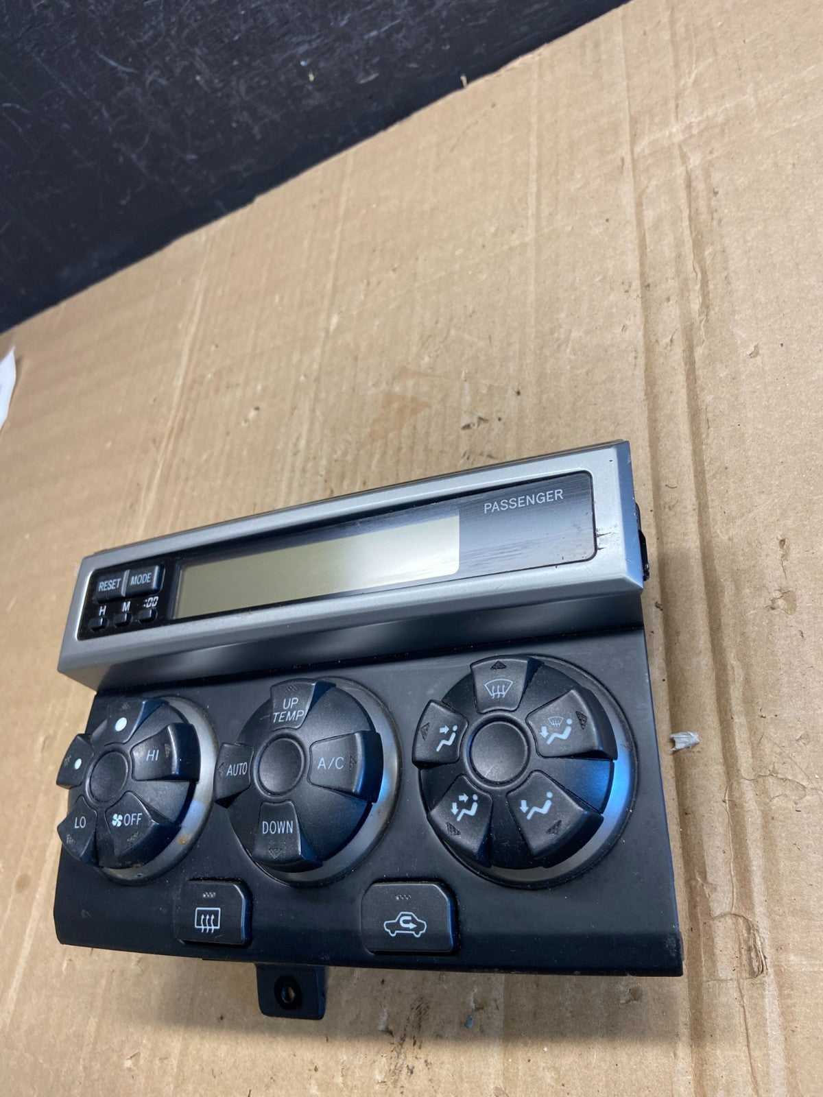 2003 to 2009 Toyota 4Runner Center Dash Climate Control Panel AD7258 DG2