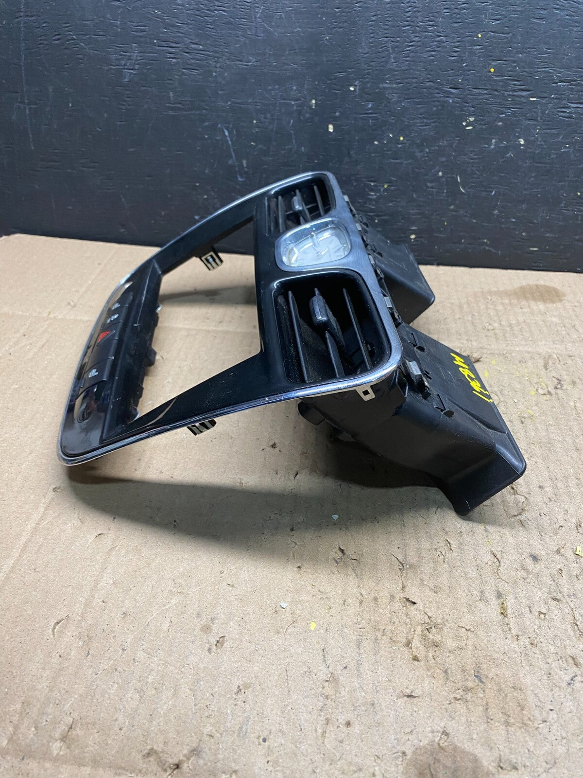 2011-2014 Chrysler 200 Dash Radio Bezel Trim Clock Hazard Bezel M8361 DG2