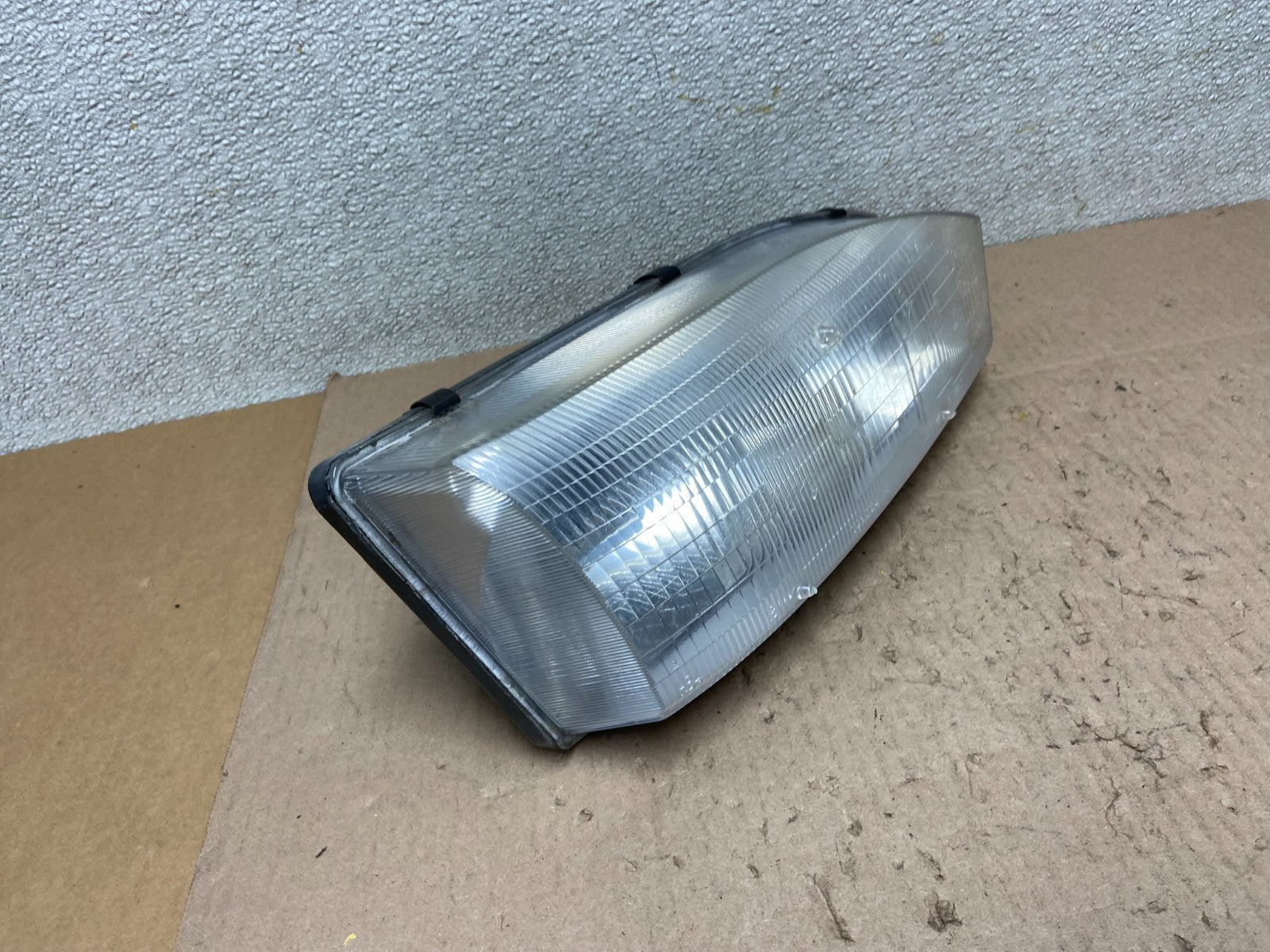 1992 1993 1994 Toyota Camry Right Passenger RH Halogen Headlight OEM Z6196 DW2