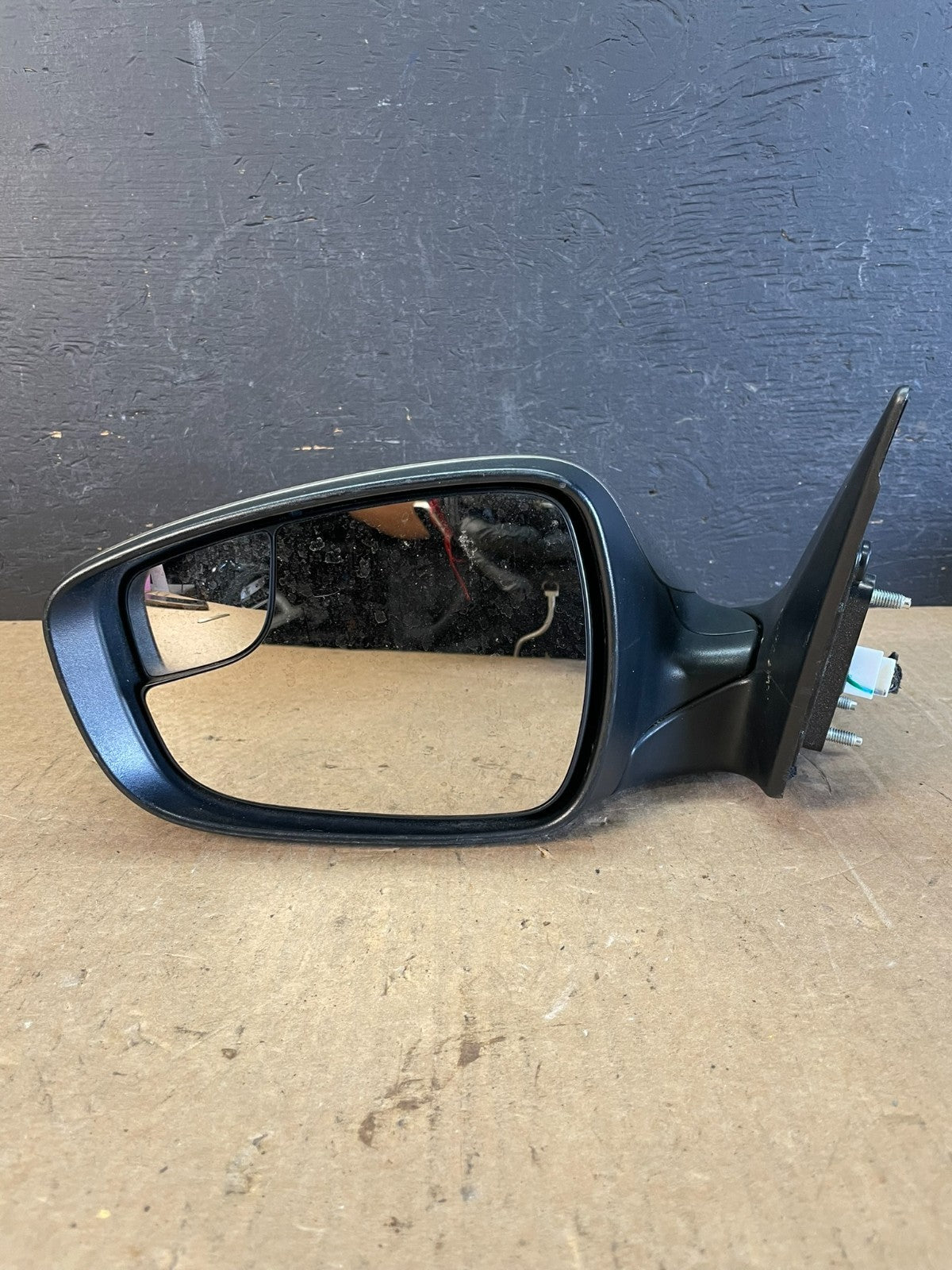 2012 to 2014 Hyundai Elantra Left Driver Side View Door Mirror ad0380 DG6