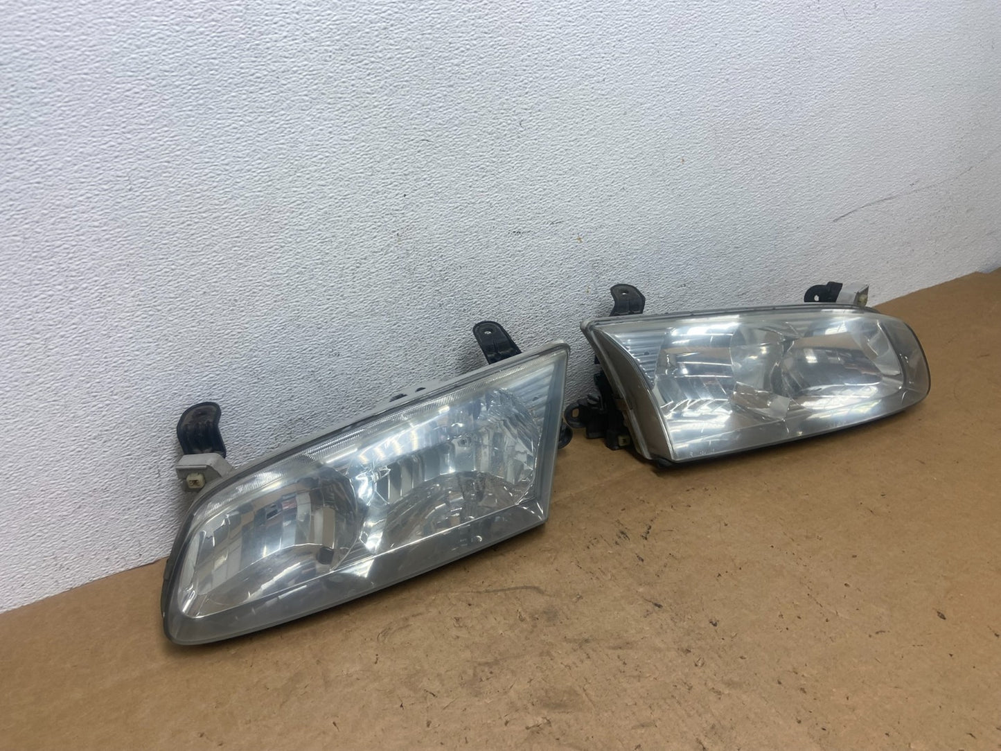 2000 to 2001 Toyota Camry Front Left+Right Side Headlights AD5214 DW2