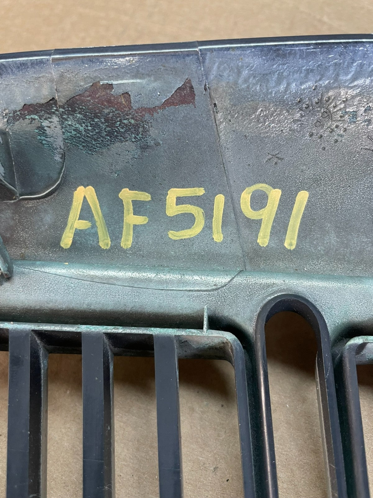 1998 to 2002 Mercury Grand Marquis Front Upper Grill Grille af5191 DG5