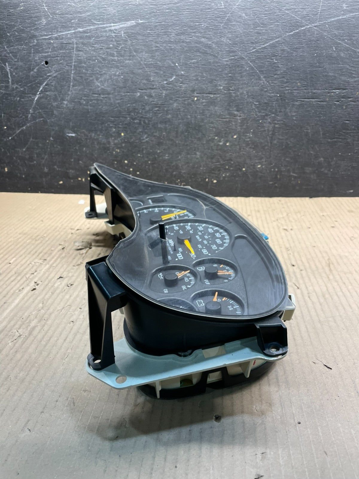 2002 GMC Yukon Speedometer Cluster Gauge Oem X0817 DG5