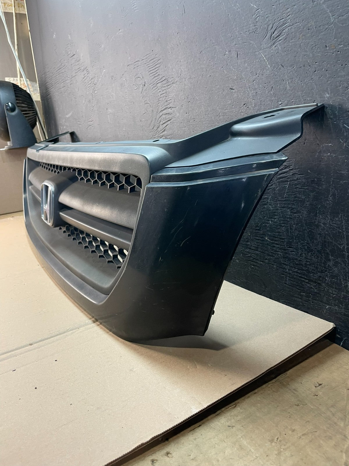2003 2004 2005 Honda Pilot Front Upper Grill Grille AD8337 DG1