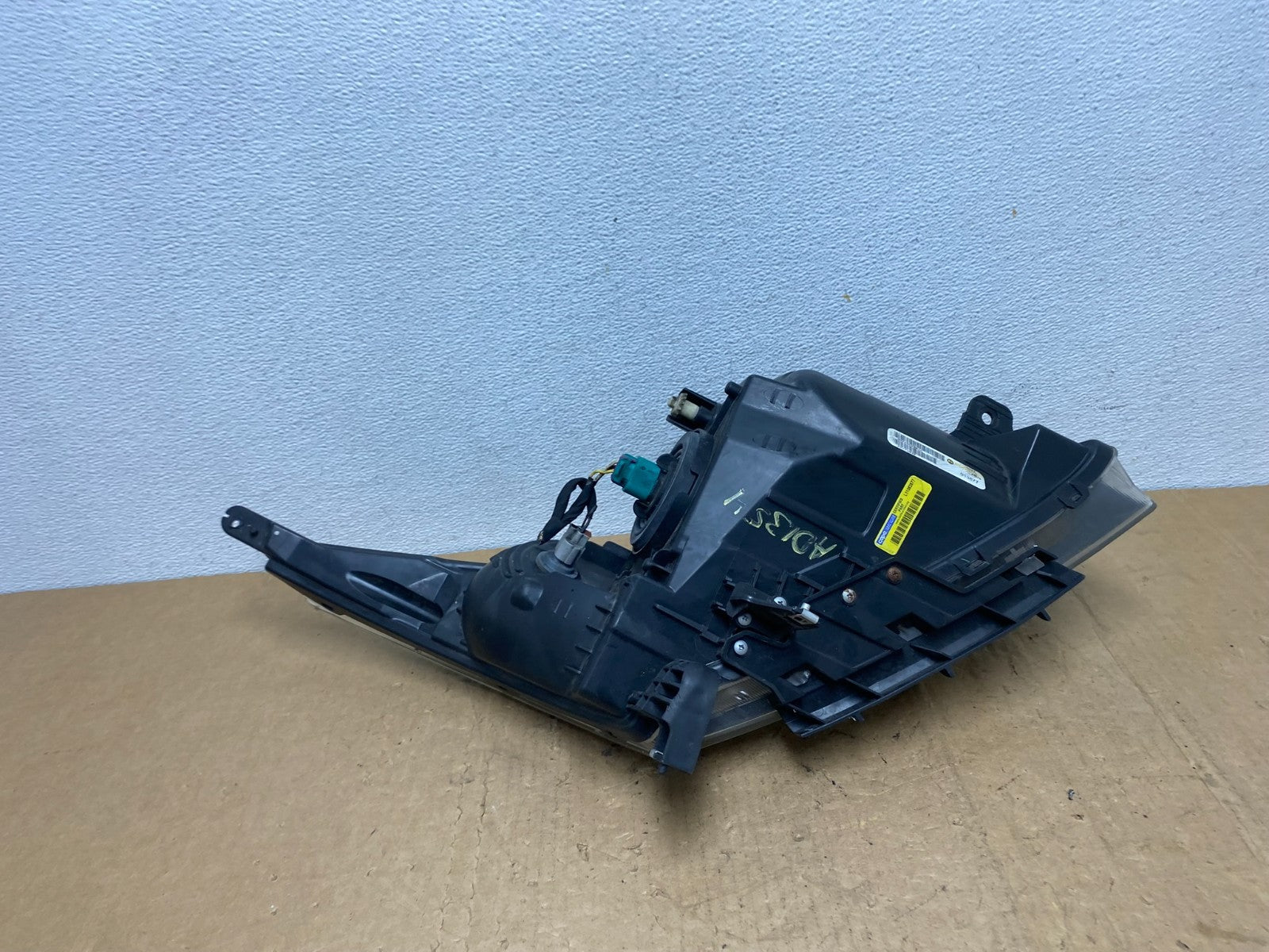 2011 to 2015 Chevrolet Cruze Halogen Left Driver LH Side Headlight AD1354 DW7