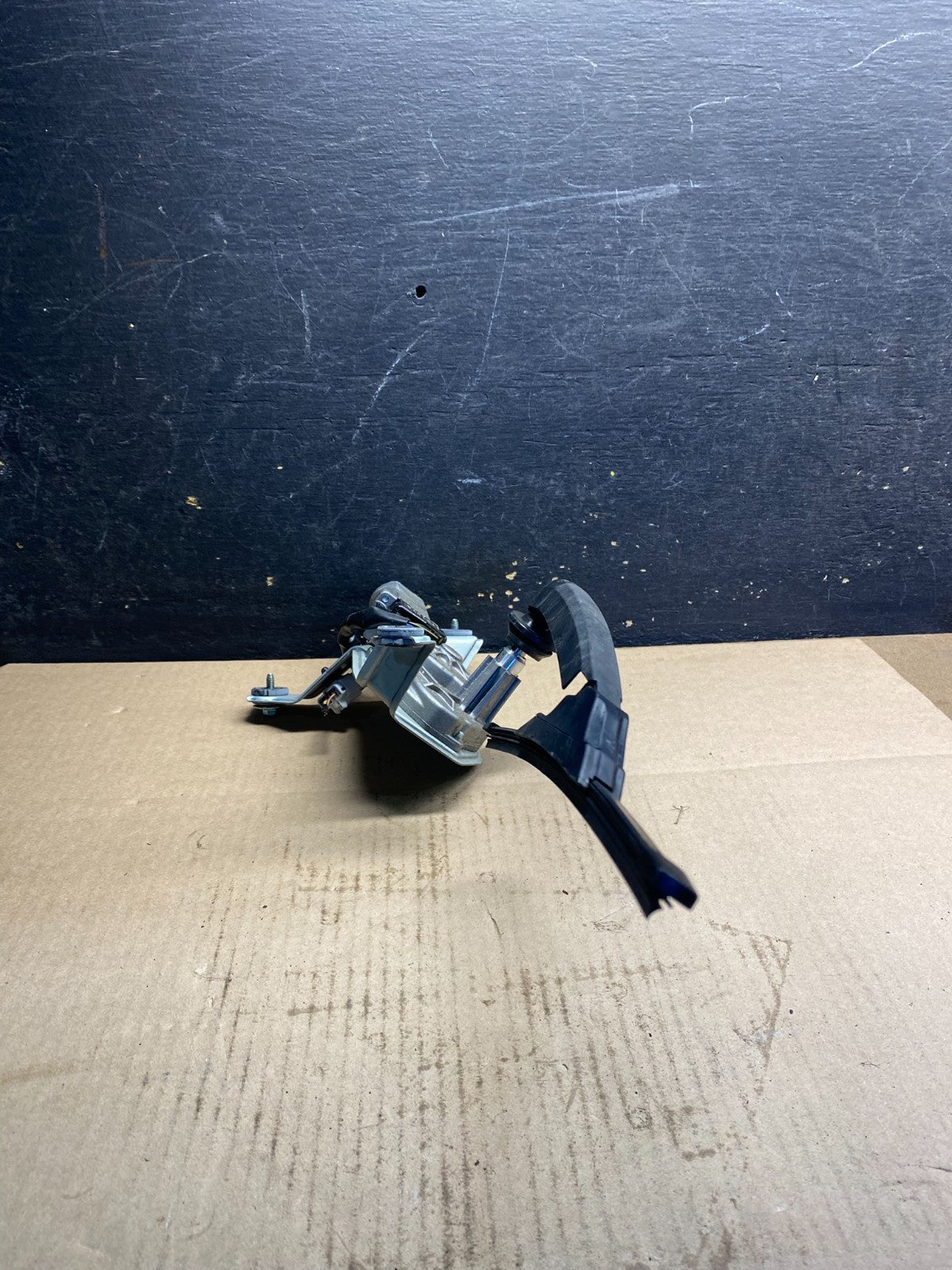 2014-2015 Kia Sorento Rear Glass Windshield Wiper Motor Z4864 DG2