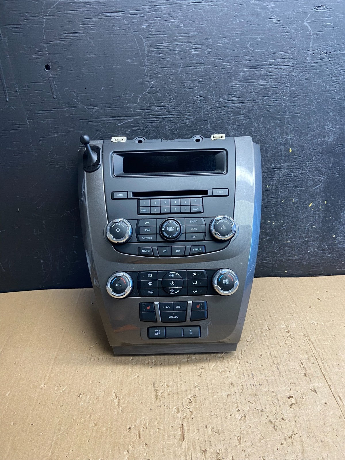 2010 to 2012 Ford Fusion Radio Climate Control A/C Control ae4284 DG0