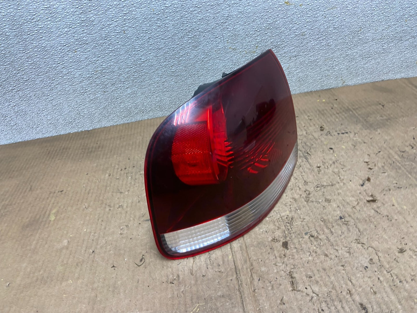 2007-2010 Volkswagen Touareg Lh Driver Left Side Tail Light Oem AA8285 LK2