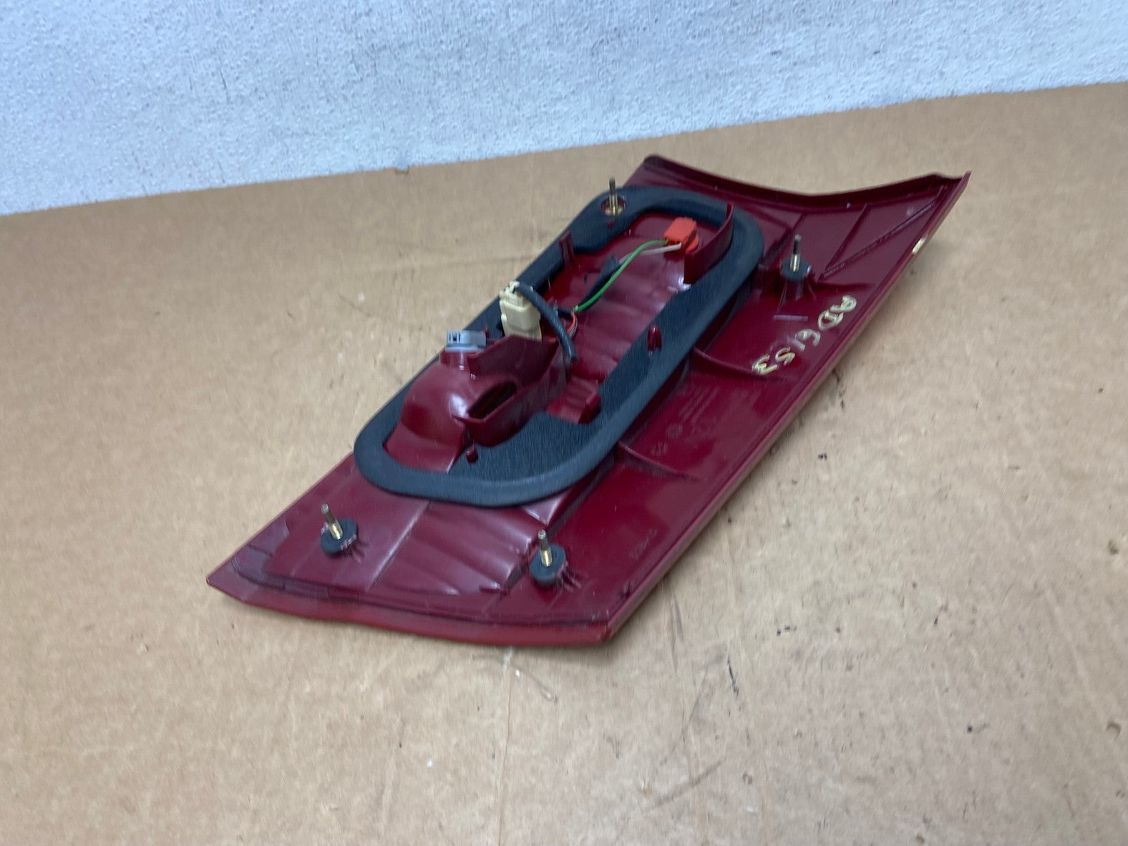 2004-2005 Toyota Sienna Right Passenger RH Side Inner Tail Light AD6153 LK5