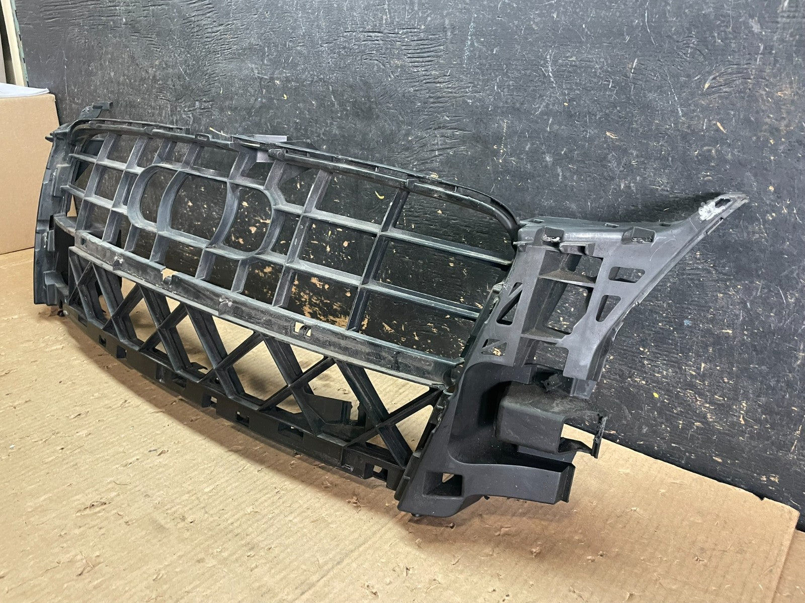 2007 2008 2009 Audi Q7 Front Bumper Cover Grill Support Reinforcement z3195 DG2