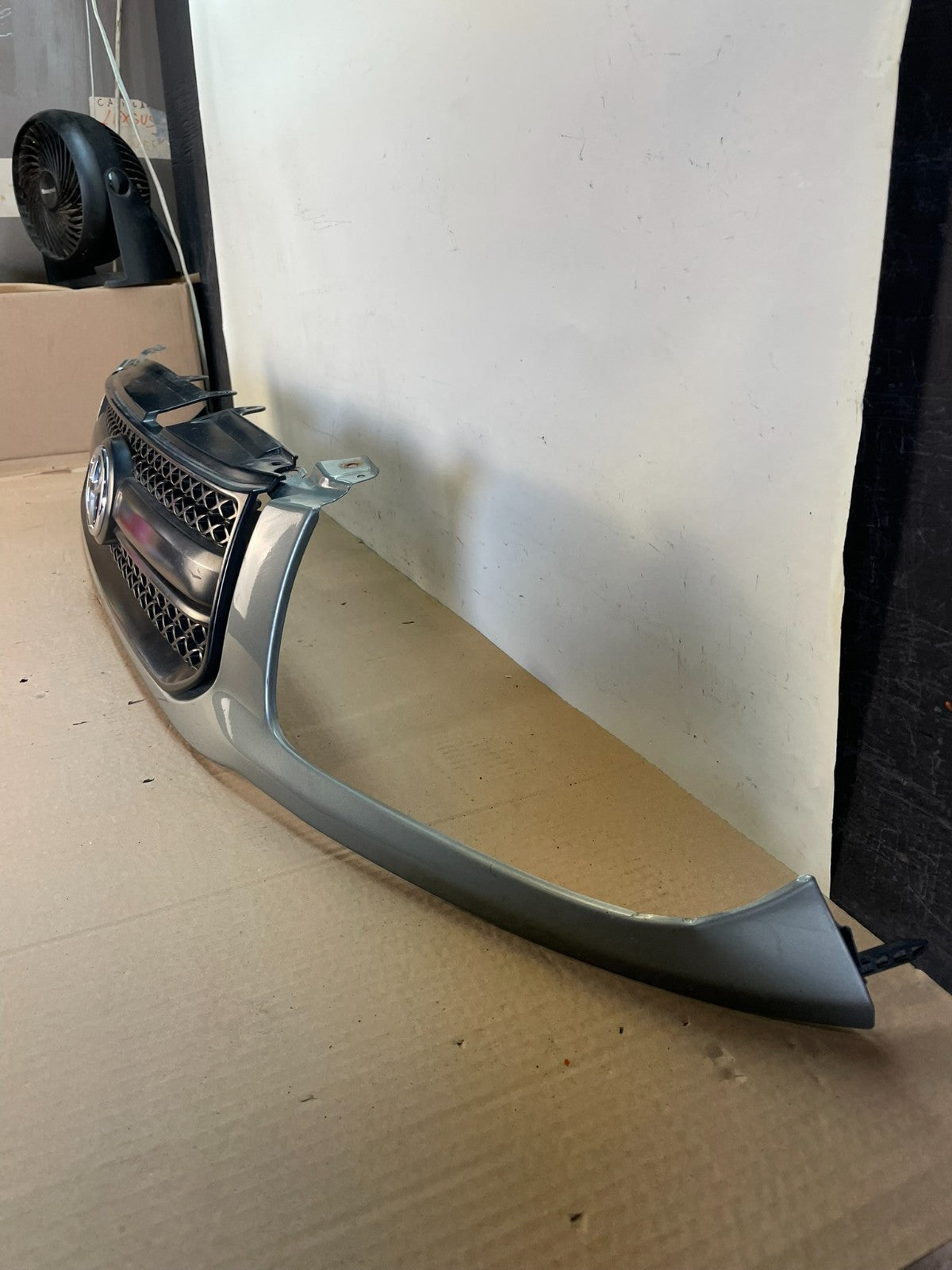 2004 2005 Toyota RAV4 Front Upper Grill Grille ah6519 DG1
