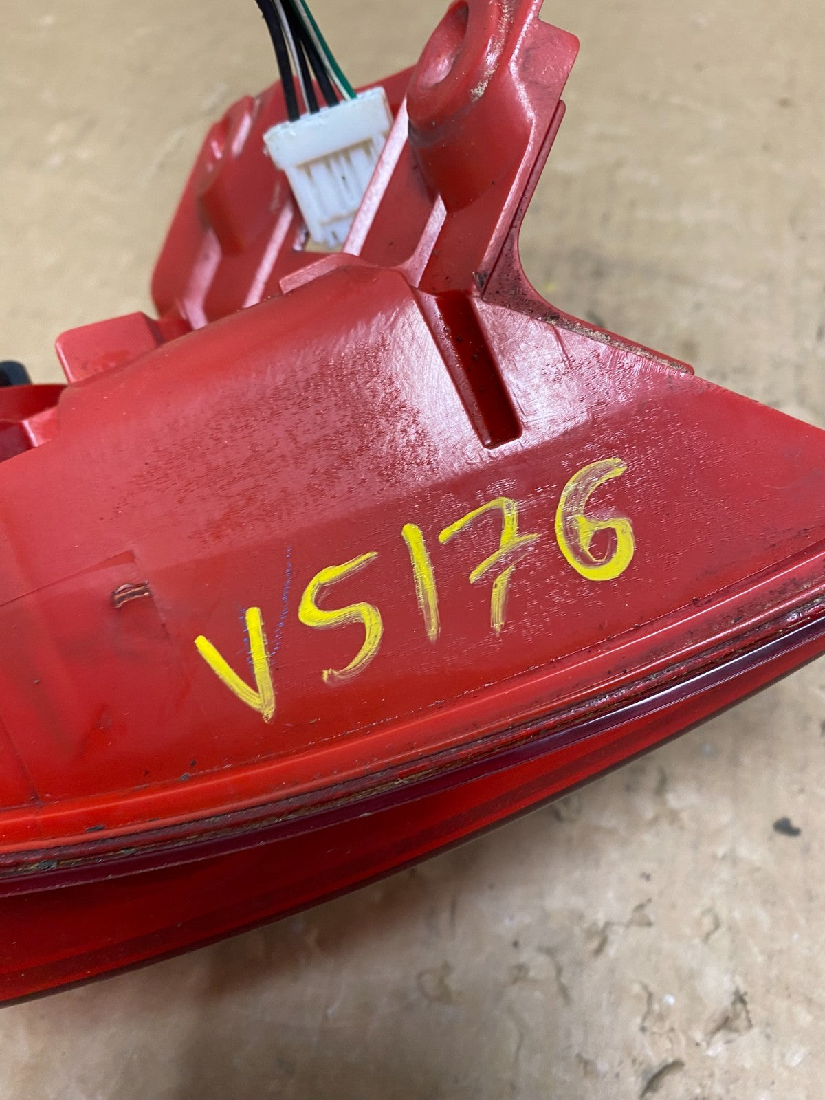 2003 to 2008 Infiniti FX35 FX45 Right Passenger RH Side Tail Light V5176 DW7