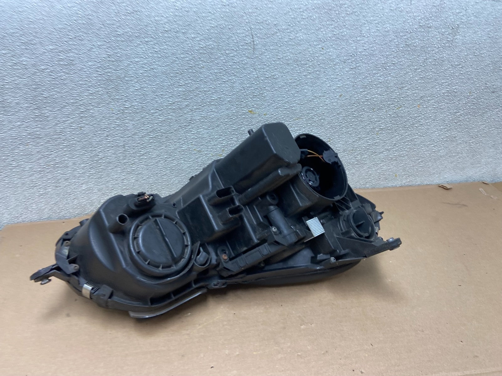 2007 2008 2009 Mercedes E Class Left Driver LH Halogen Headlight AA9861 DW5